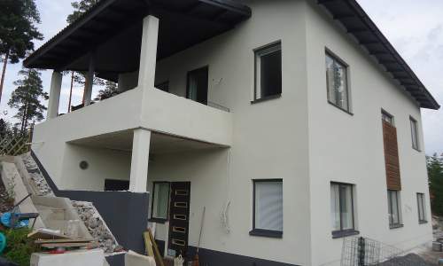 Gallery/omakotitalo1-min